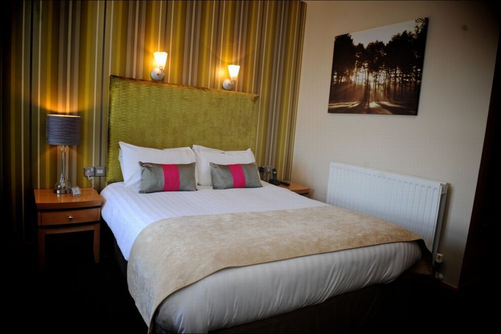 Maldron Hotel Derry Room photo